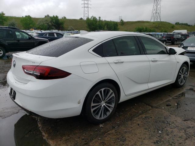 Photo 2 VIN: W04GM6SX9J1132647 - BUICK REGAL PREF 