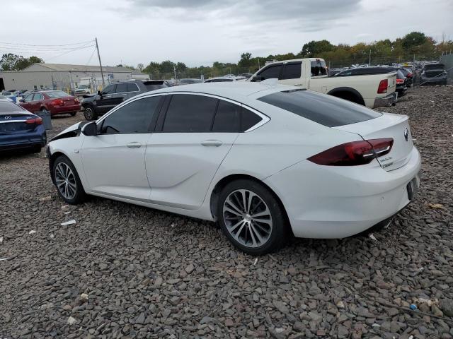 Photo 1 VIN: W04GM6SXXJ1075696 - BUICK REGAL PREF 