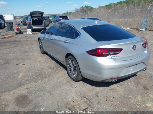 Photo 2 VIN: W04GM6SXXJ1120197 - BUICK REGAL SPORTBACK 