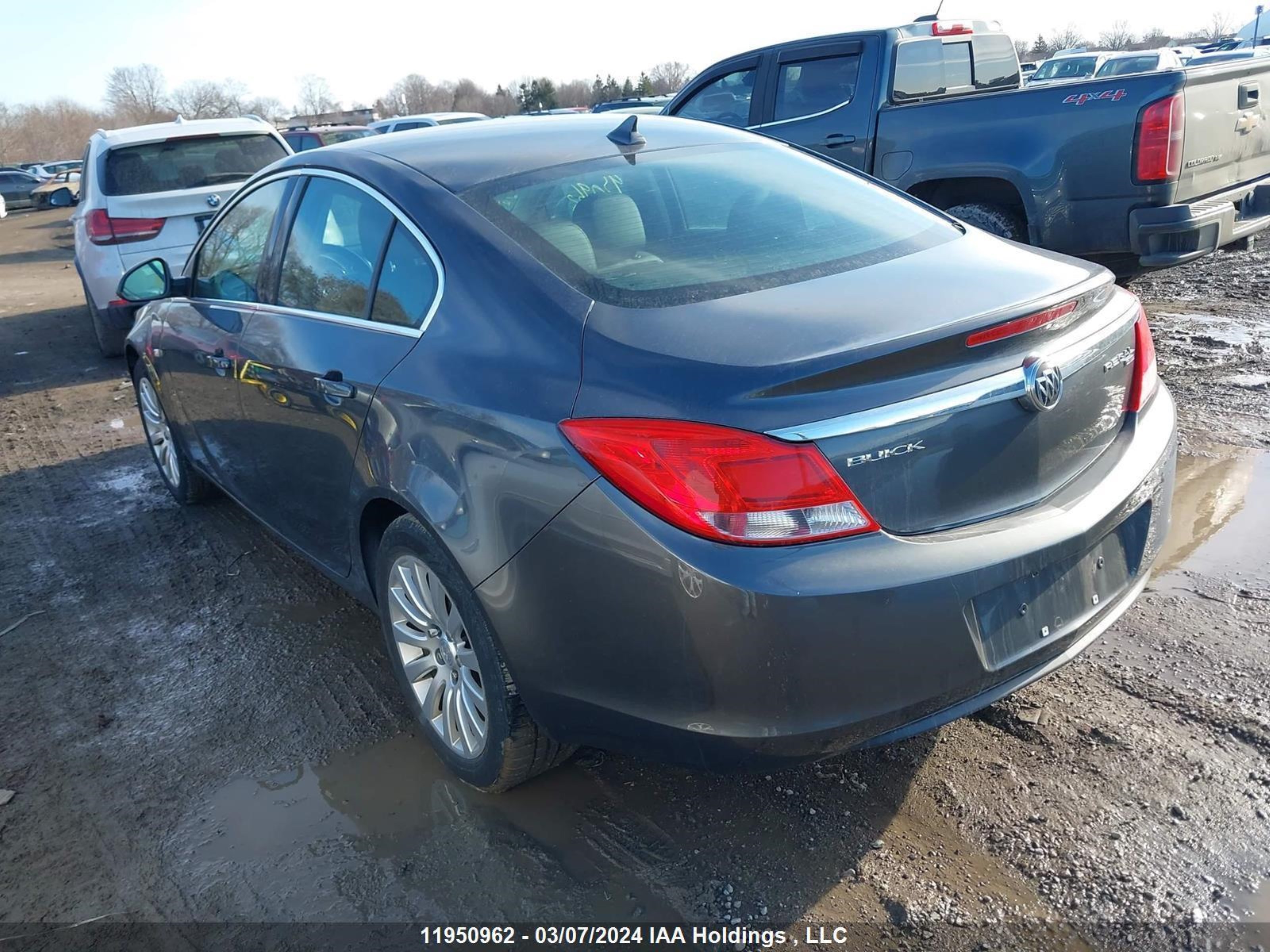 Photo 2 VIN: W04GN5EC0B1006422 - BUICK REGAL 