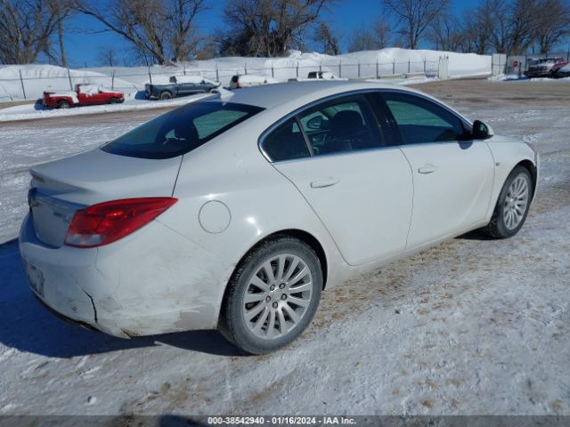 Photo 3 VIN: W04GN5EC0B1135678 - BUICK REGAL 