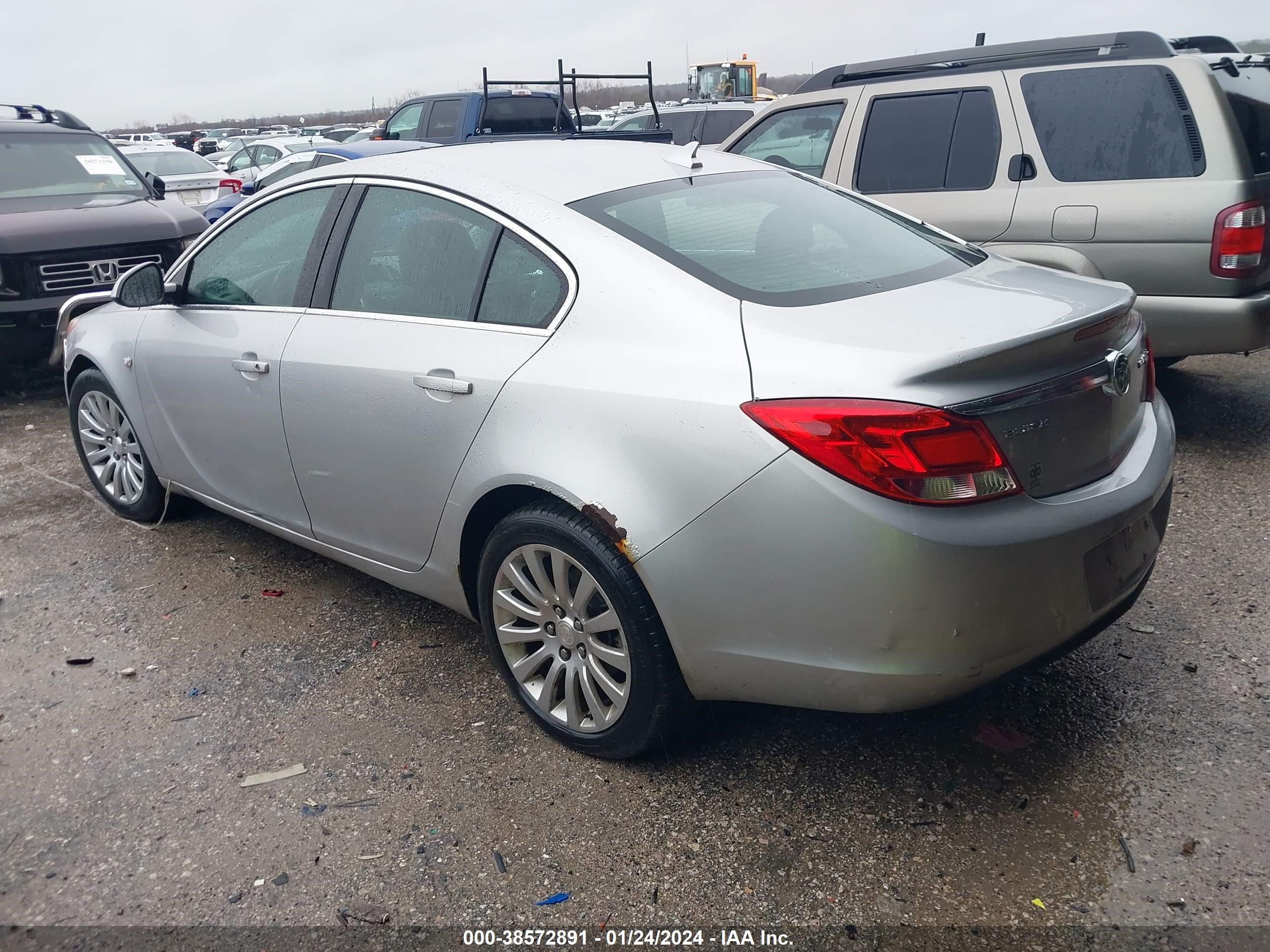 Photo 2 VIN: W04GP5EC5B1001162 - BUICK REGAL 