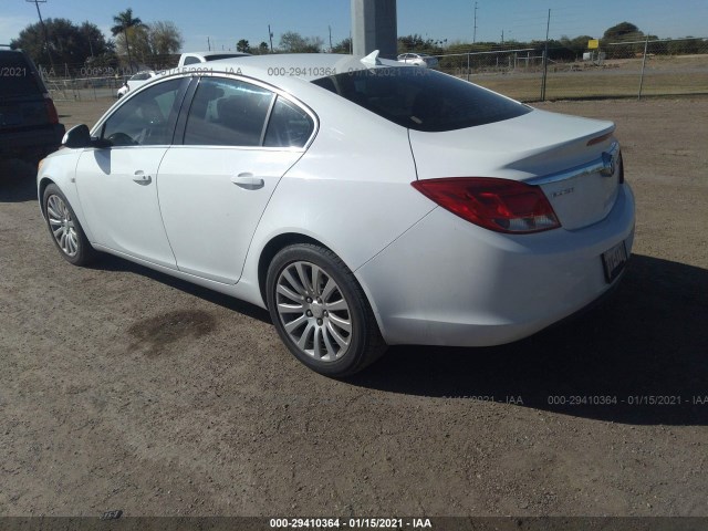 Photo 2 VIN: W04GP5EC7B1057720 - BUICK REGAL 