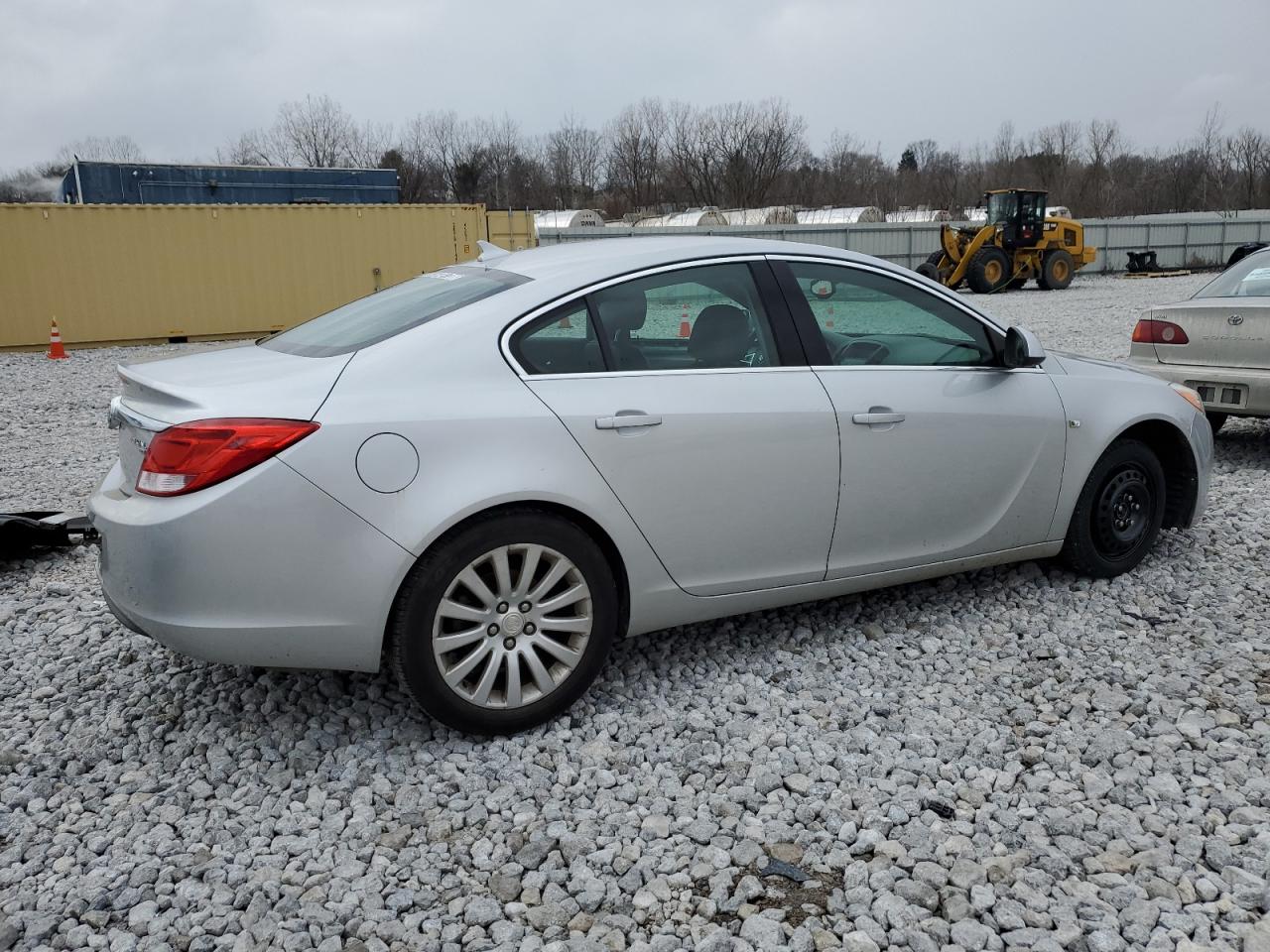 Photo 2 VIN: W04GP5EC8B1128679 - BUICK REGAL 