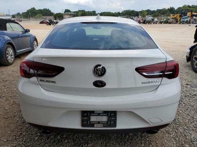 Photo 5 VIN: W04GP6SX6J1122018 - BUICK REGAL 