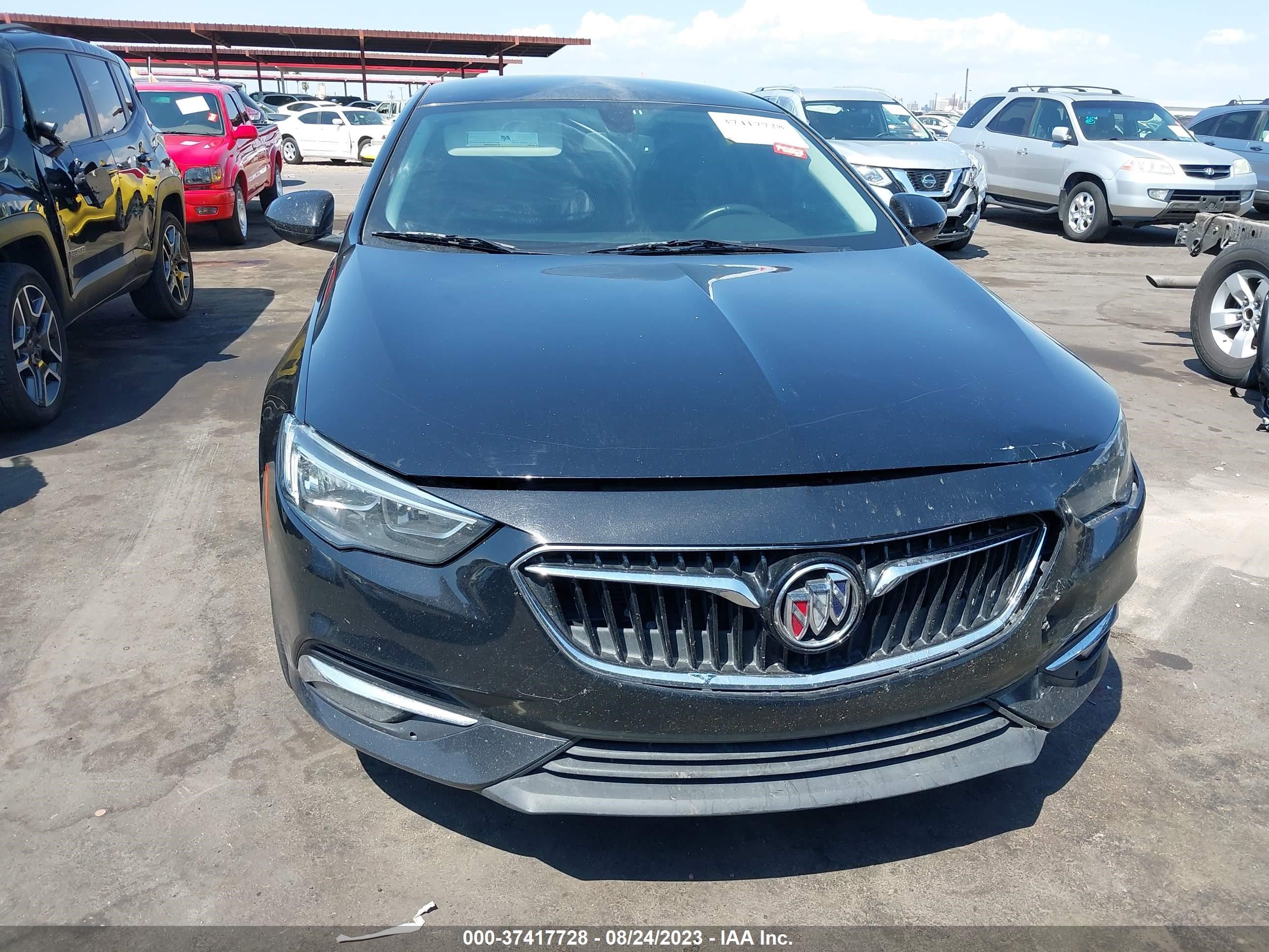 Photo 11 VIN: W04GP6SX9J1116892 - BUICK REGAL 