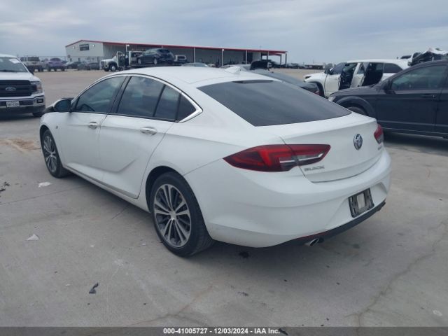 Photo 2 VIN: W04GP6SX9J1123194 - BUICK REGAL 