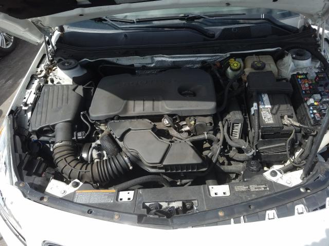 Photo 6 VIN: W04GR5EC2B1009780 - BUICK REGAL CXL 