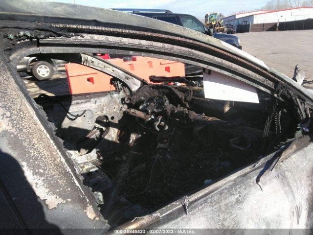 Photo 4 VIN: W04GR5EC9B1029721 - BUICK REGAL 