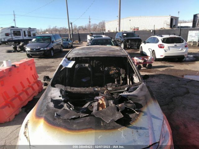 Photo 5 VIN: W04GR5EC9B1029721 - BUICK REGAL 