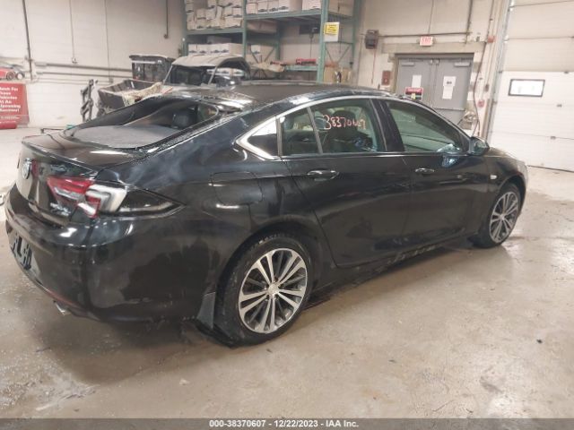 Photo 3 VIN: W04GR6SX1K1027068 - BUICK REGAL SPORTBACK 