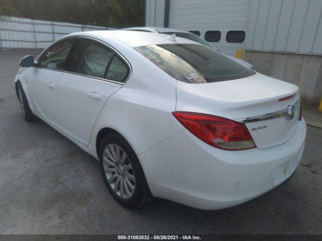 Photo 2 VIN: W04GS5EC1B1071742 - BUICK REGAL 