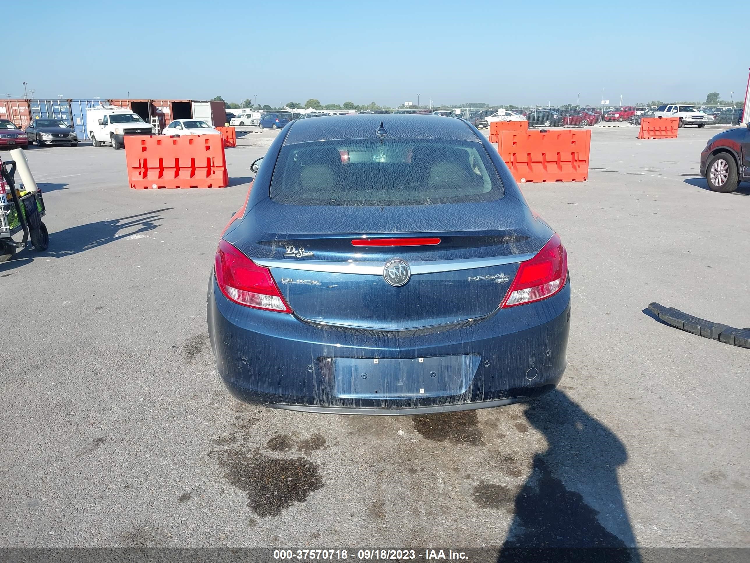 Photo 15 VIN: W04GS5EC2B1026017 - BUICK REGAL 