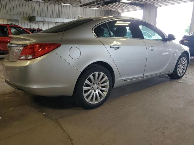 Photo 2 VIN: W04GS5EC4B1008098 - BUICK REGAL CXL 