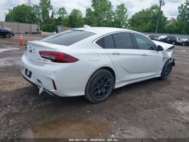 Photo 3 VIN: W04GS6SS6J1110311 - BUICK REGAL SPORTBACK 