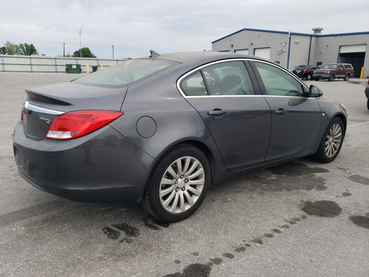 Photo 2 VIN: W04GT5GC9B1024078 - BUICK REGAL 