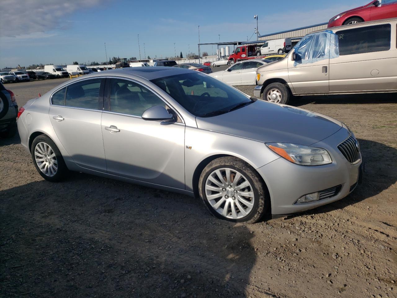 Photo 4 VIN: W04GU5GC5B1037584 - BUICK REGAL 