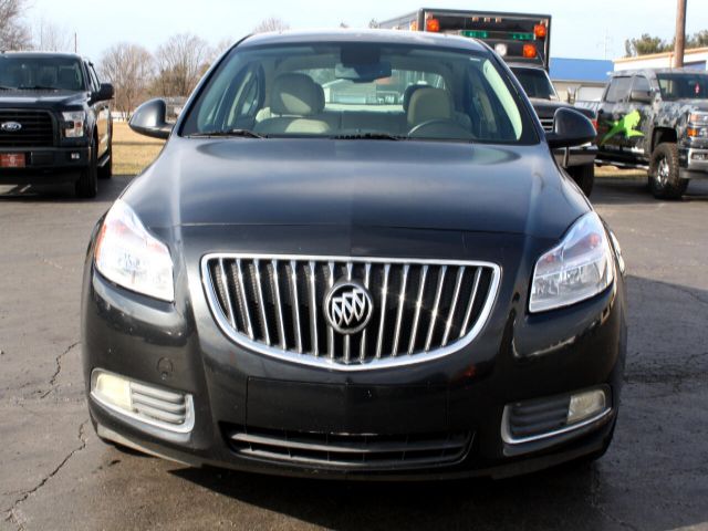 Photo 8 VIN: W04GU5GC7B1005963 - BUICK REGAL 