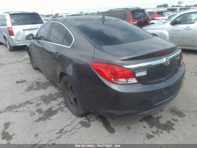 Photo 2 VIN: W04GU5GCXB1047317 - BUICK REGAL 