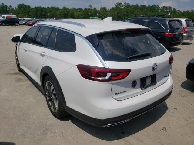 Photo 2 VIN: W04GU8SX3J1108470 - BUICK REGAL TOUR 