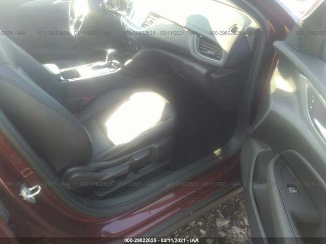 Photo 4 VIN: W04GU8SXXK1023739 - BUICK REGAL TOURX 