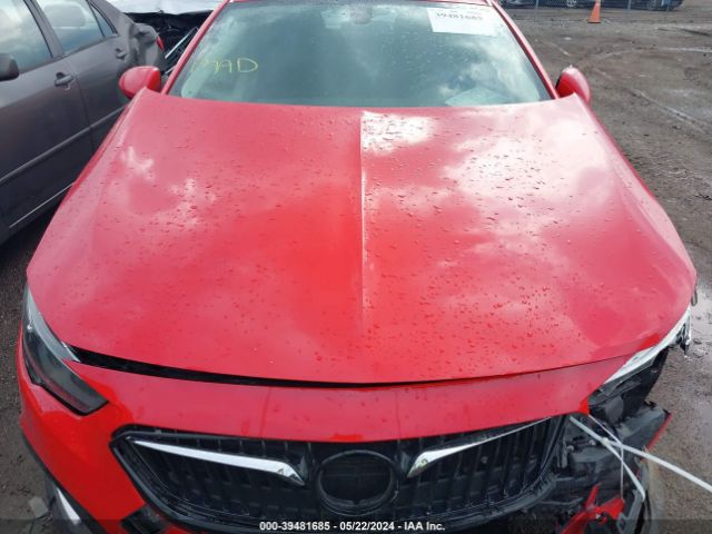 Photo 9 VIN: W04GV8SX2J1104570 - BUICK REGAL TOURX 