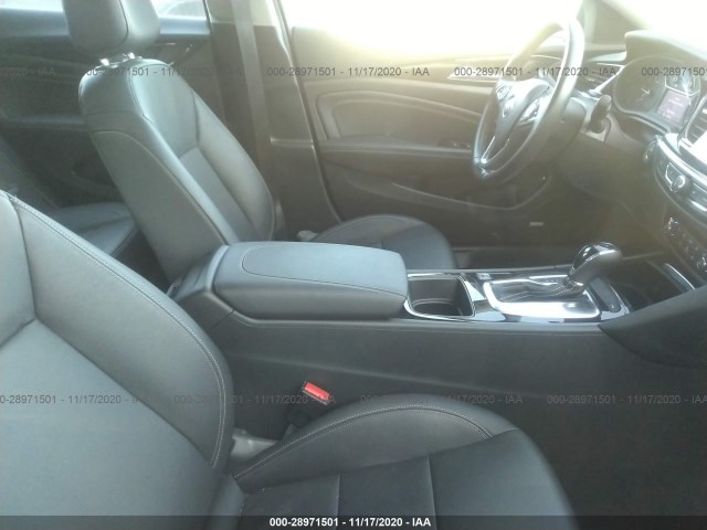 Photo 4 VIN: W04GV8SX5K1021670 - BUICK REGAL TOURX 