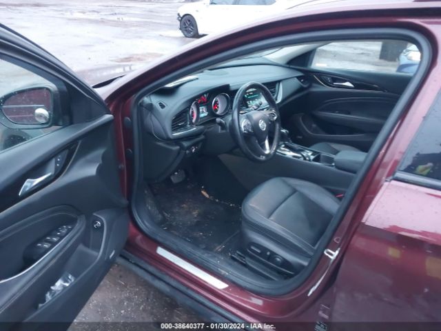 Photo 4 VIN: W04GV8SX6J1107567 - BUICK REGAL TOURX 