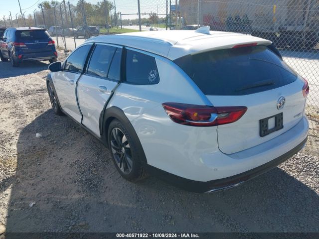 Photo 2 VIN: W04GV8SX6K1015800 - BUICK REGAL TOURX 