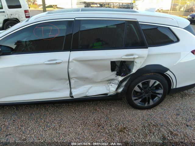 Photo 5 VIN: W04GV8SX7J1065376 - BUICK REGAL TOURX 