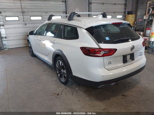 Photo 2 VIN: W04GV8SX8K1015233 - BUICK REGAL TOURX 