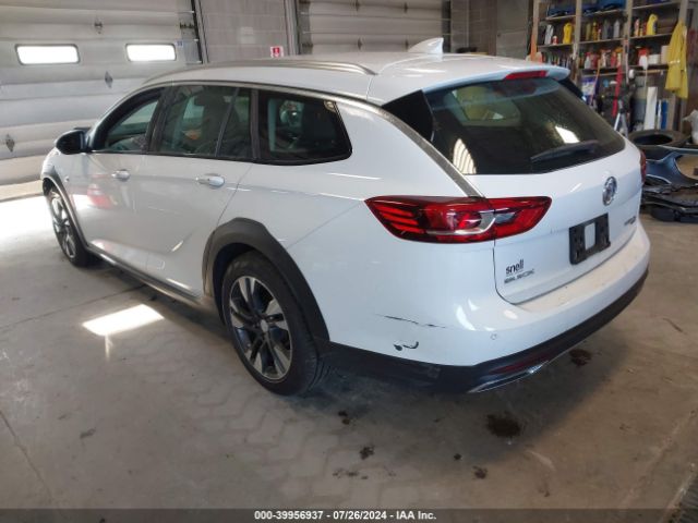 Photo 2 VIN: W04GV8SXXJ1175354 - BUICK REGAL TOURX 