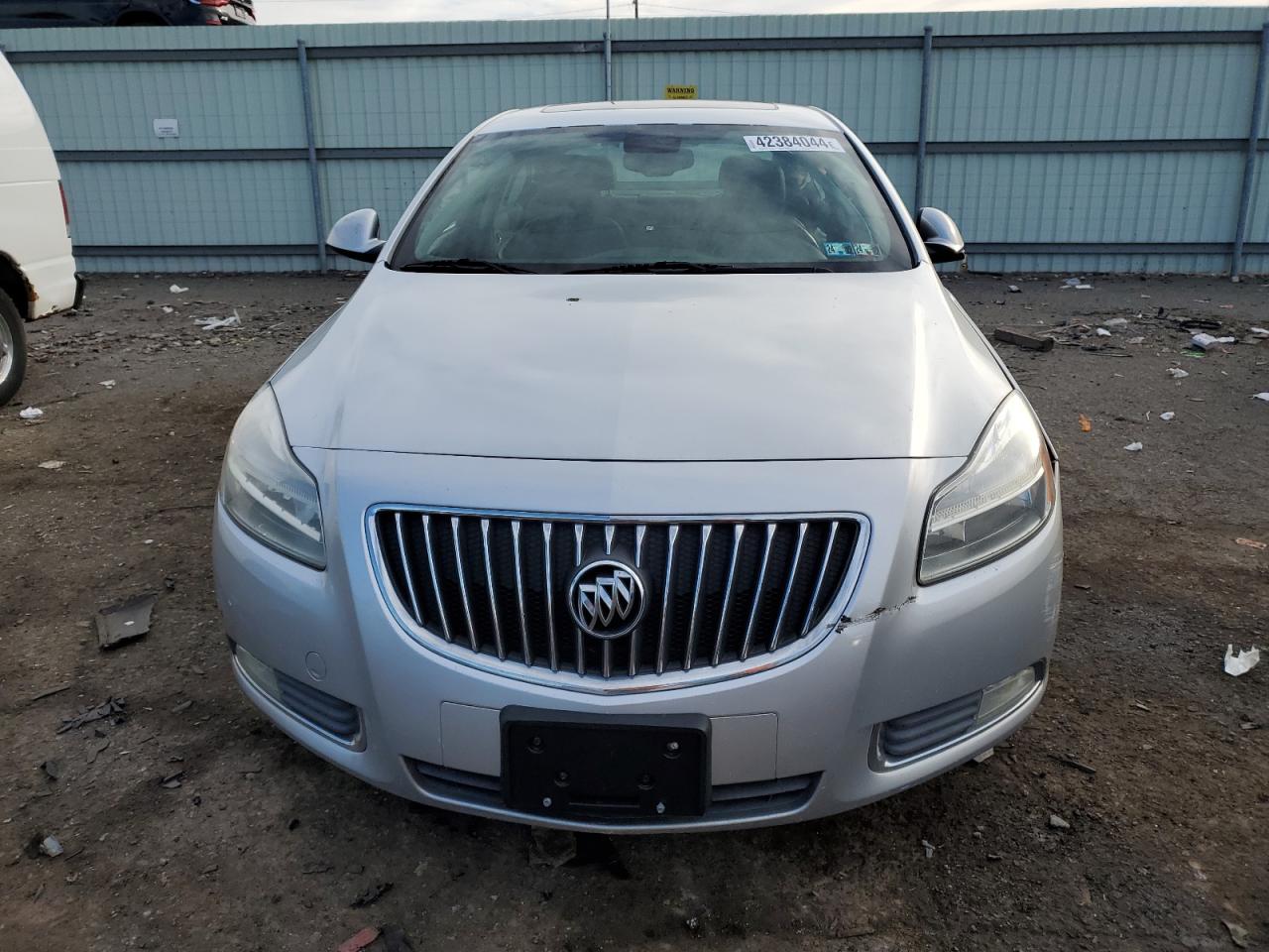 Photo 4 VIN: W04GW5EV3B1053443 - BUICK REGAL 