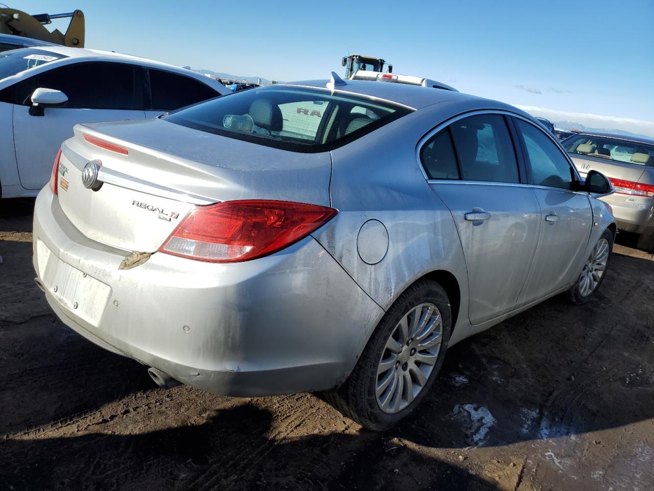 Photo 2 VIN: W04GX5GV6B1067105 - BUICK REGAL 