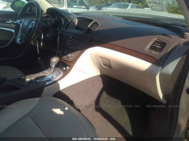 Photo 4 VIN: W04GY5GV2B1060942 - BUICK REGAL 