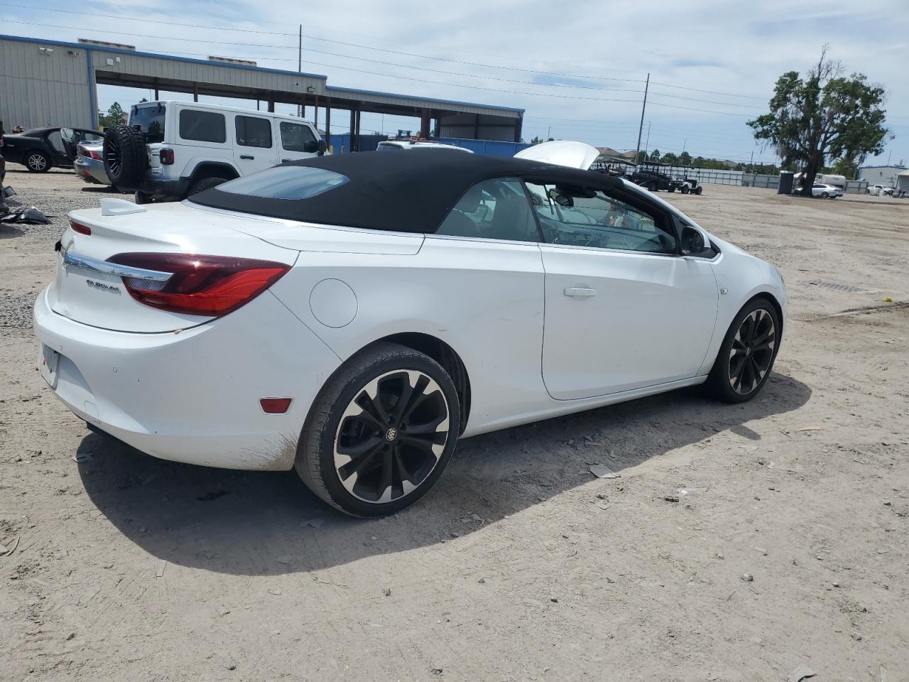 Photo 2 VIN: W04WJ3N50KG365330 - BUICK CASCADA 