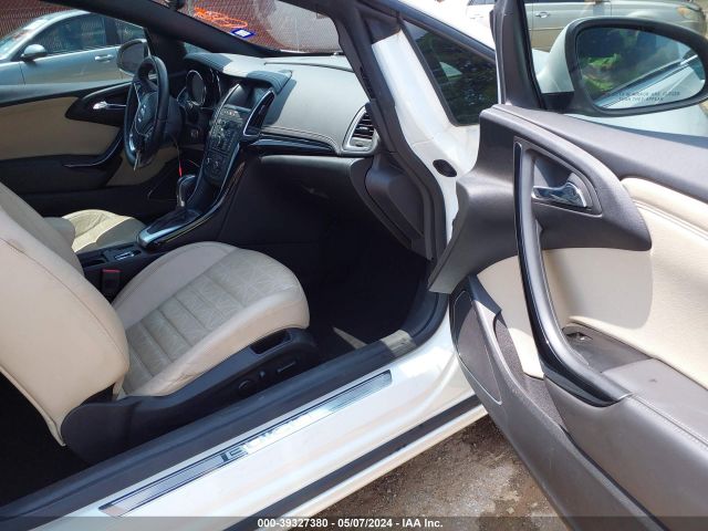 Photo 4 VIN: W04WT3N50GG130332 - BUICK CASCADA 