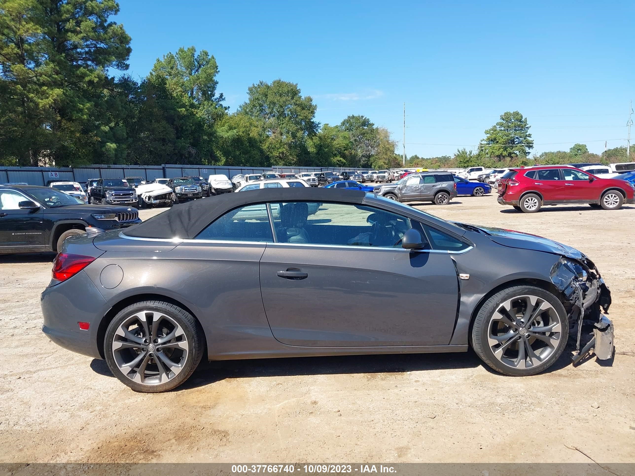 Photo 13 VIN: W04WT3N56GG100266 - BUICK CASCADA 