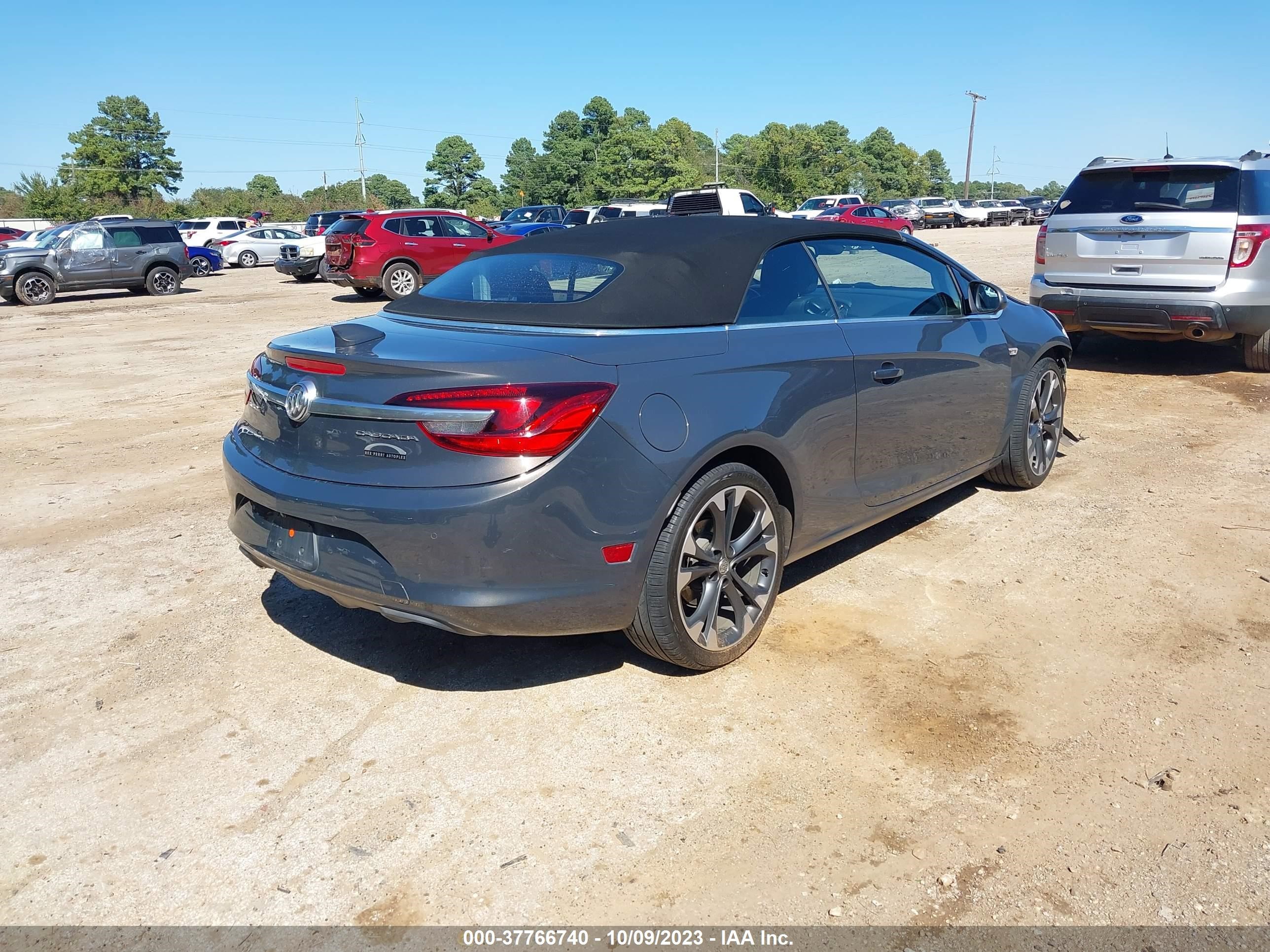 Photo 3 VIN: W04WT3N56GG100266 - BUICK CASCADA 