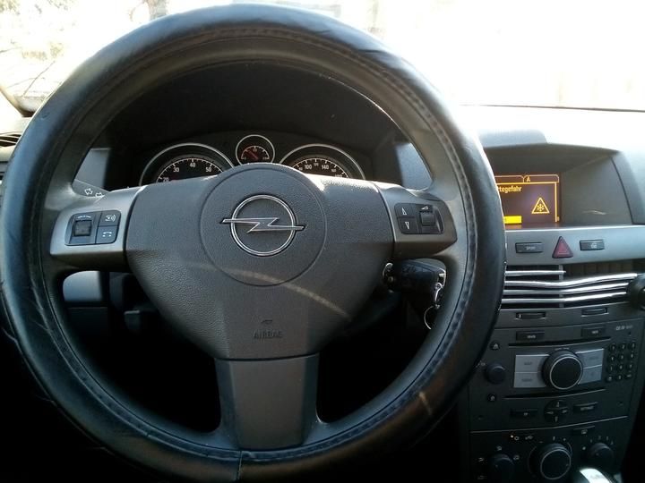 Photo 10 VIN: W0L0AHL4855126027 - OPEL ASTRA SALOON 