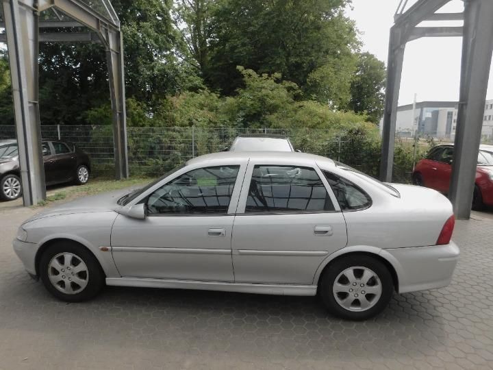 Photo 3 VIN: W0L0JBF1911175435 - OPEL VECTRA SALOON 