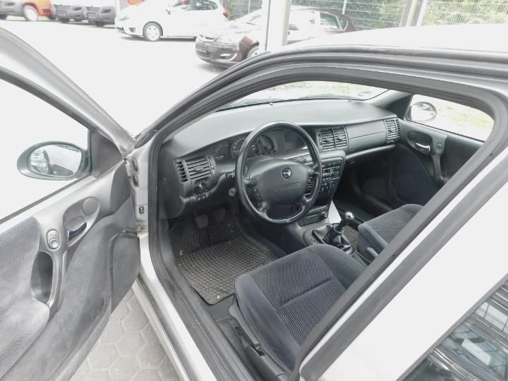 Photo 8 VIN: W0L0JBF1911175435 - OPEL VECTRA SALOON 