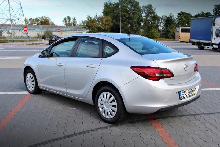 Photo 10 VIN: W0LPD5E60GG033089 - OPEL ASTRA 