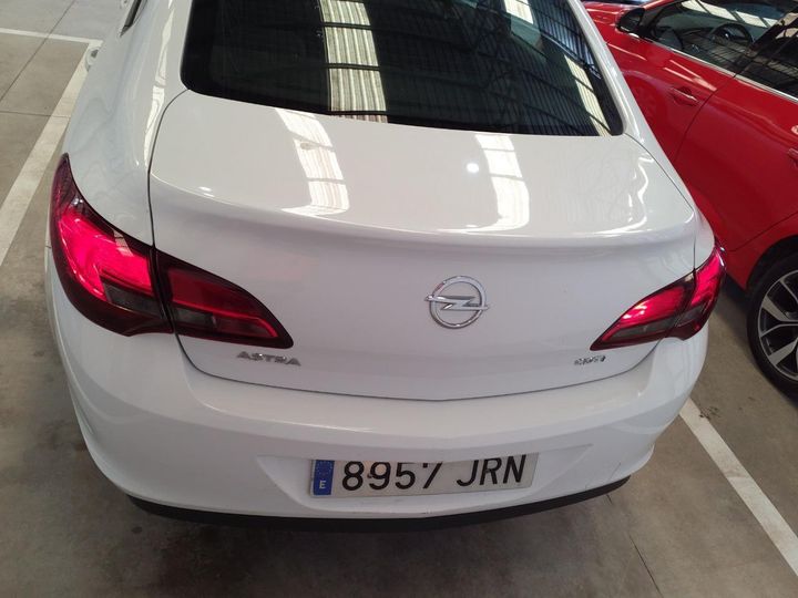 Photo 15 VIN: W0LPD5E67GG151317 - OPEL ASTRA 