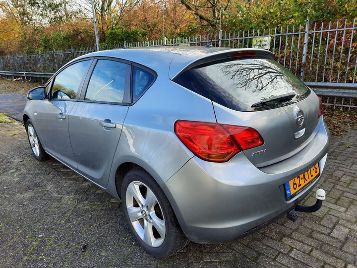 Photo 2 VIN: W0LPD6ED2A8028403 - OPEL ASTRA 