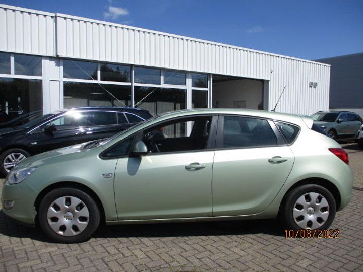 Photo 2 VIN: W0LPD6ED2BG044267 - OPEL ASTRA HATCHBACK 