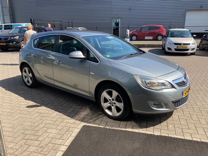 Photo 4 VIN: W0LPE6EC8AG087658 - OPEL ASTRA 