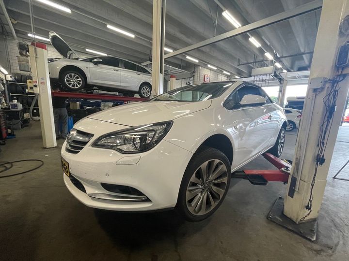 Photo 1 VIN: W0LWT3D53FG004311 - OPEL CASCADA 