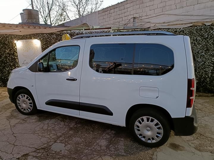 Photo 2 VIN: W0VECYHYCKJ647071 - OPEL COMBO LIFE 