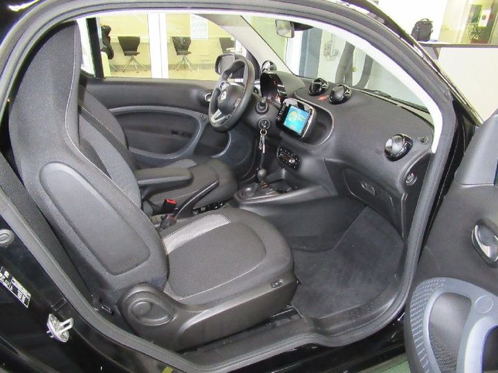 Photo 7 VIN: W1A4533911K433375 - SMART FORTWO COUPE (11.2014-&GT) 